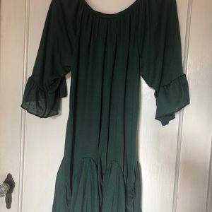 NWOT Green tunic top w bottom and sleeve details